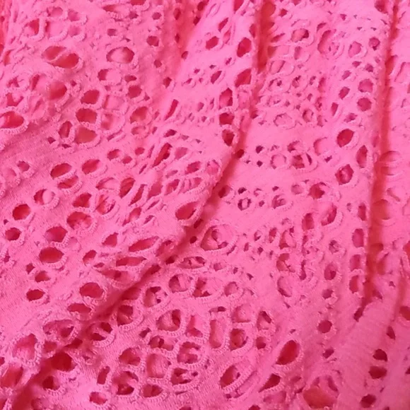 WONDERLAND Vibrant Pink Lace Top - Picture 2 of 4